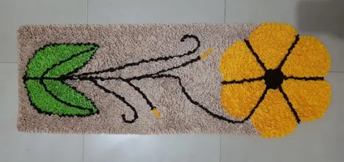 Passadeira de Flor Amarela em Frufru Antiderrapante