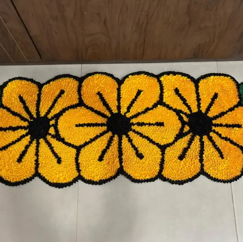 Passadeira Frufru Flor Amarela 1m20cm Antiderrapante