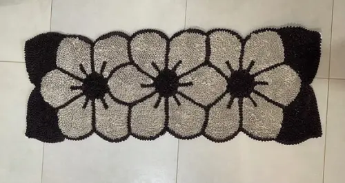 Passadeira Frufru Flor Bege 1m20cm Antiderrapante