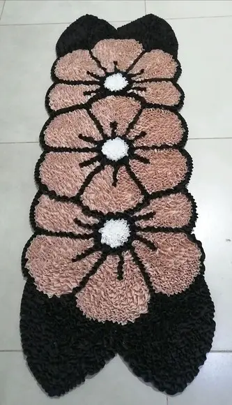 Passadeira Frufru Flor Bege 1m20cm Antiderrapante