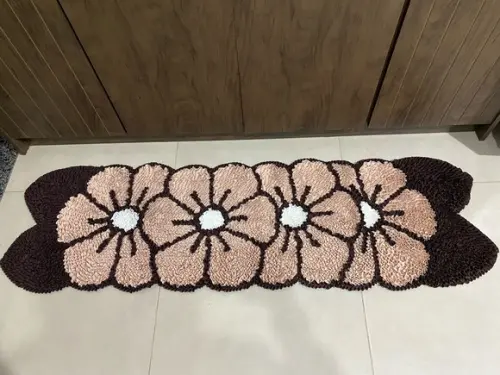 Passadeira Frufru Flor Bege 1m40cm Antiderrapante