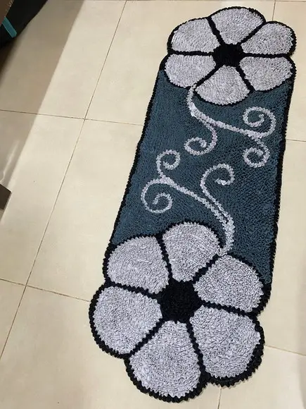 Passadeira Frufru Flor Cinza 1m20cm Antiderrapante