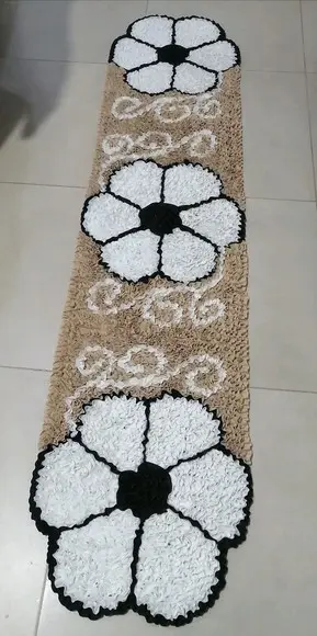 Passadeira Frufru Flor Creme 1m80cm Antiderrapante