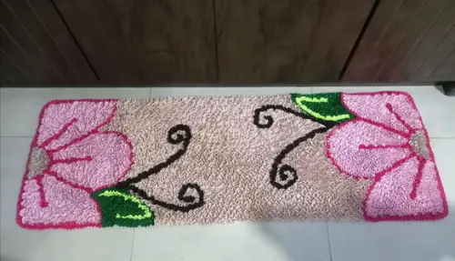 Passadeira Frufru Flor Rosa 1m20cm x 40cm Antiderrapante