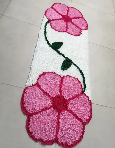 Passadeira Frufru Flor Rosa Claro 1m20cm Antiderrapante