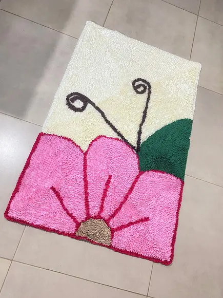 Passadeira Frufru Flor Rosa Claro Antiderrapante
