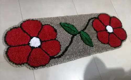 Passadeira Frufru Flor Vermelha 1m20cm Antiderrapante