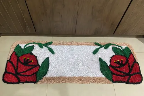 Passadeira Frufru Flor Vermelha 1m20cm Antiderrapante