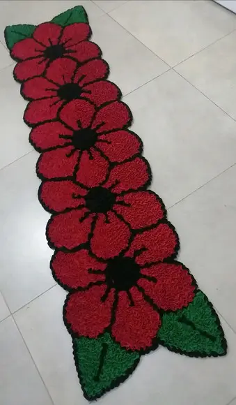 Passadeira Frufru Flor Vermelha 1m80cm Antiderrapante