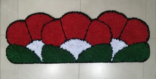 Passadeira Frufru Flor Vermelha Antiderrapante