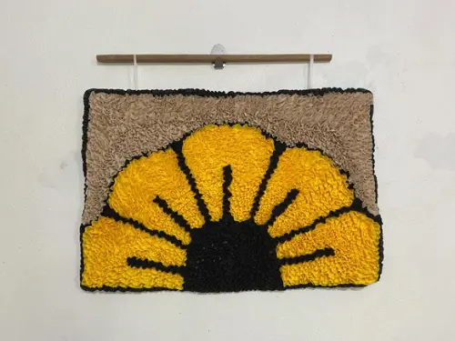 Tapeçaria de Parede Frufru Flor Amarela