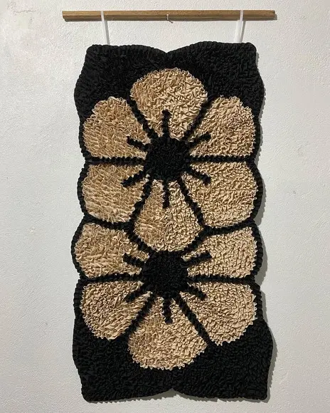 Tapeçaria de Parede Frufru Flor Bege