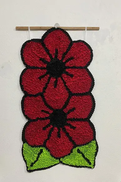 Tapeçaria de Parede Frufru Flor Vermelha