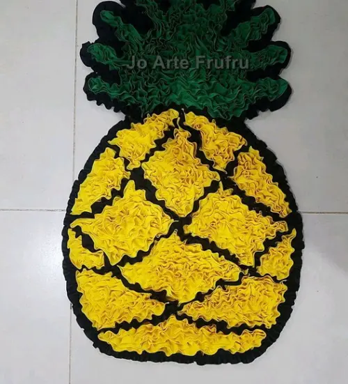 Tapete de Abacaxi em Frufru com Antiderrapante