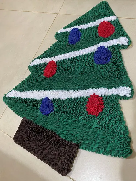 Tapete de Árvore de Natal em Frufru Antiderrapante
