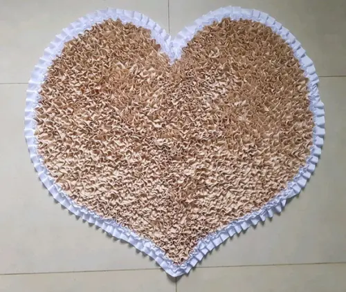Tapete de Coração em Frufru com Antiderrapante