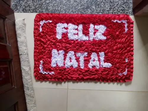 Tapete de Natal em Frufru Antiderrapante