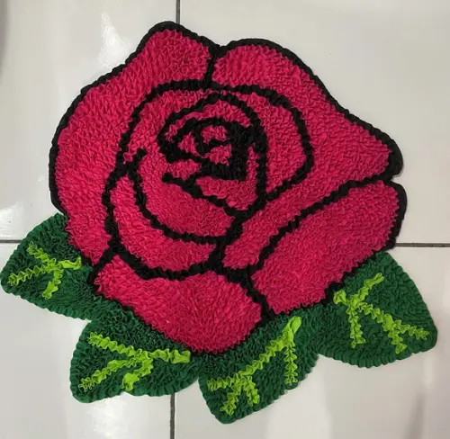 Tapete de Rosa em Frufru Antiderrapante