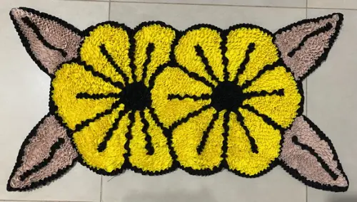 Tapete Frufru Flor Amarela Antiderrapante