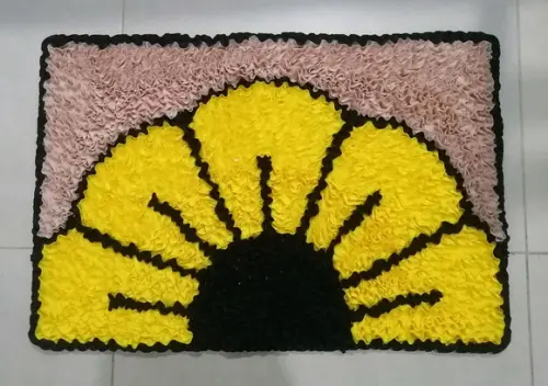 Tapete Frufru Flor Amarela Antiderrapante