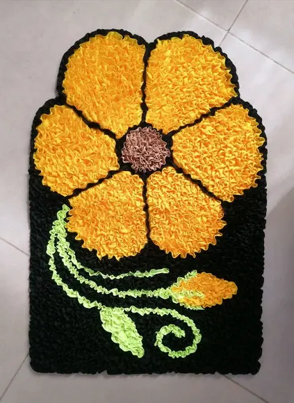 Tapete Frufru Flor Amarela Antiderrapante