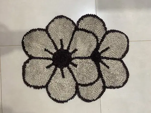 Tapete Frufru Flor Bege Antiderrapante