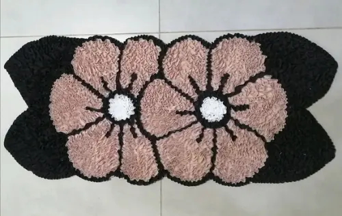 Tapete Frufru Flor Bege Antiderrapante