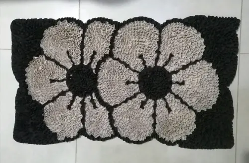 Tapete Frufru Flor Bege Antiderrapante
