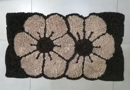 Tapete Frufru Flor Bege Antiderrapante