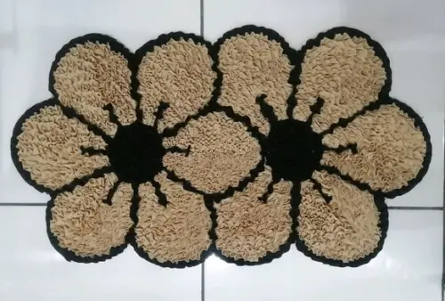 Tapete Frufru Flor Bege Antiderrapante
