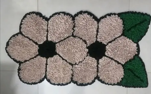 Tapete Frufru Flor Bege Antiderrapante