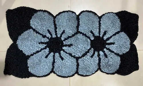 Tapete Frufru Flor Cinza Antiderrapante