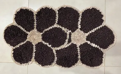 Tapete Frufru Flor Marrom Antiderrapante