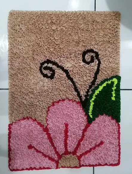 Tapete Frufru Flor Rosa Claro 50cm x 70cm Antiderrapante