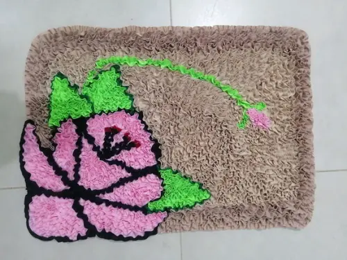 Tapete Frufru Flor Rosa Claro Antiderrapante