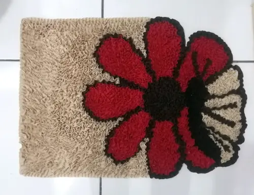 Tapete Frufru Flor Vermelha Antiderrapante