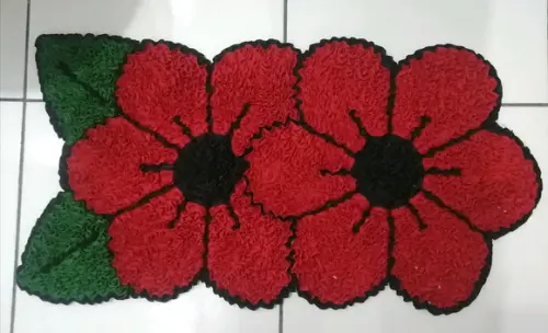 Tapete Frufru Flor Vermelha Antiderrapante