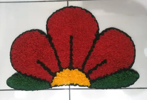 Tapete Frufru Flor Vermelha Antiderrapante