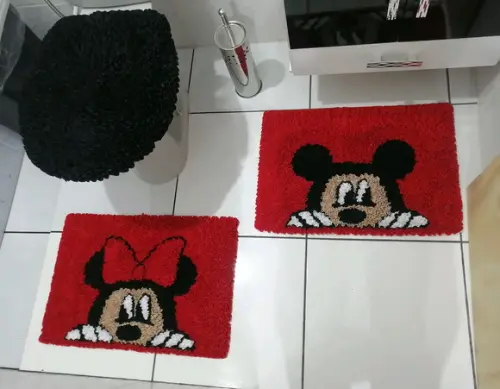 Tapetes Frufru Banheiro Minnie e Mickey Antiderrapante