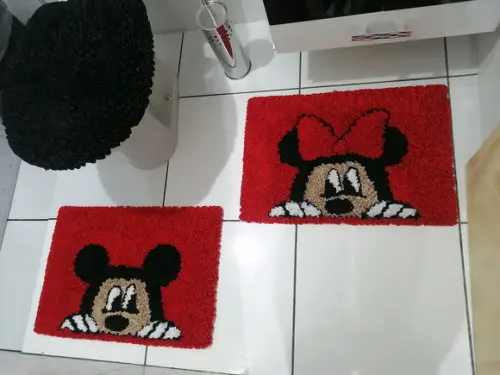 Tapetes Frufru Banheiro Minnie e Mickey Antiderrapante