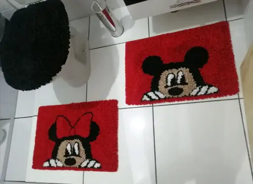 Tapetes Frufru Banheiro Minnie e Mickey Antiderrapante
