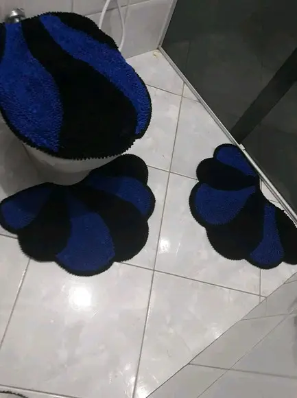 Tapetes Frufru Banheiro Preto e Azul Antiderrapante