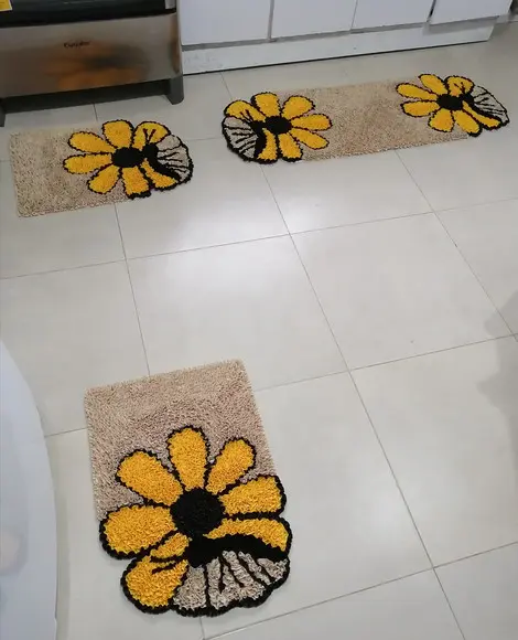 Tapetes Frufru Flor Amarela c/ Borboleta Antiderrapante