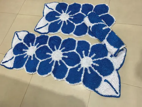 Tapetes Frufru Flor Azul e Branco Antiderrapante