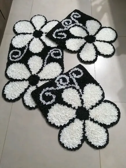 Tapetes Frufru Flor Bege Pass. 80cm X40cm / Peq. 50cm x 40cm