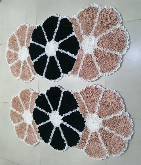 Tapetes Frufru Flor Creme e Preta 1m x 50cm Antiderrapante