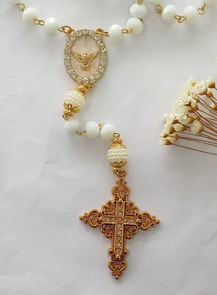 Terço Divino Espírito Santo em Cristal