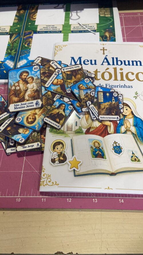 Albúm de figurinhas Catolico-65 figurinhas inclusas