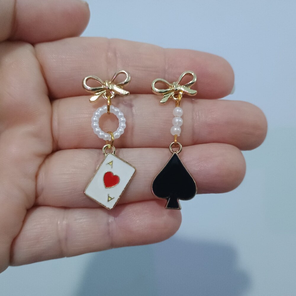 Brincos Temáticos Alice no País das Maravilhas - Modelo 09