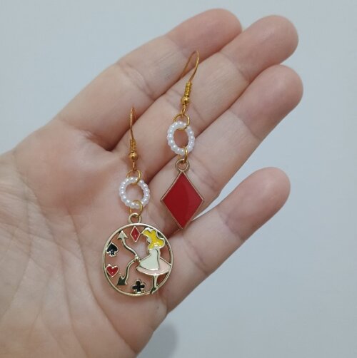 Brincos Alice no Pais das Maravilhas - Modelo 07